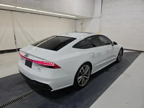 Photos of 2021 Audi A7 e Premium Plus for sale in Highland Park, IL at Gravity Autos Chicago