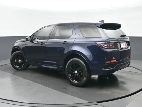 More photos of 2021 Land Rover Discovery Sport S R-Dynamic at Gravity Autos Chicago, IL