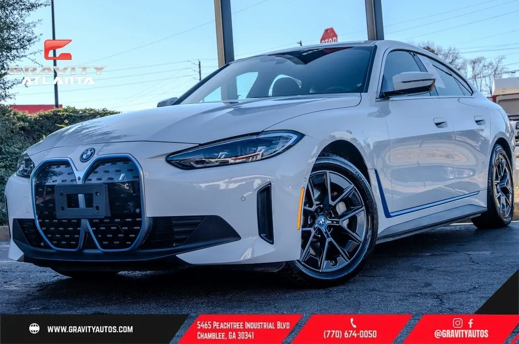 2024 BMW i4 40's photo