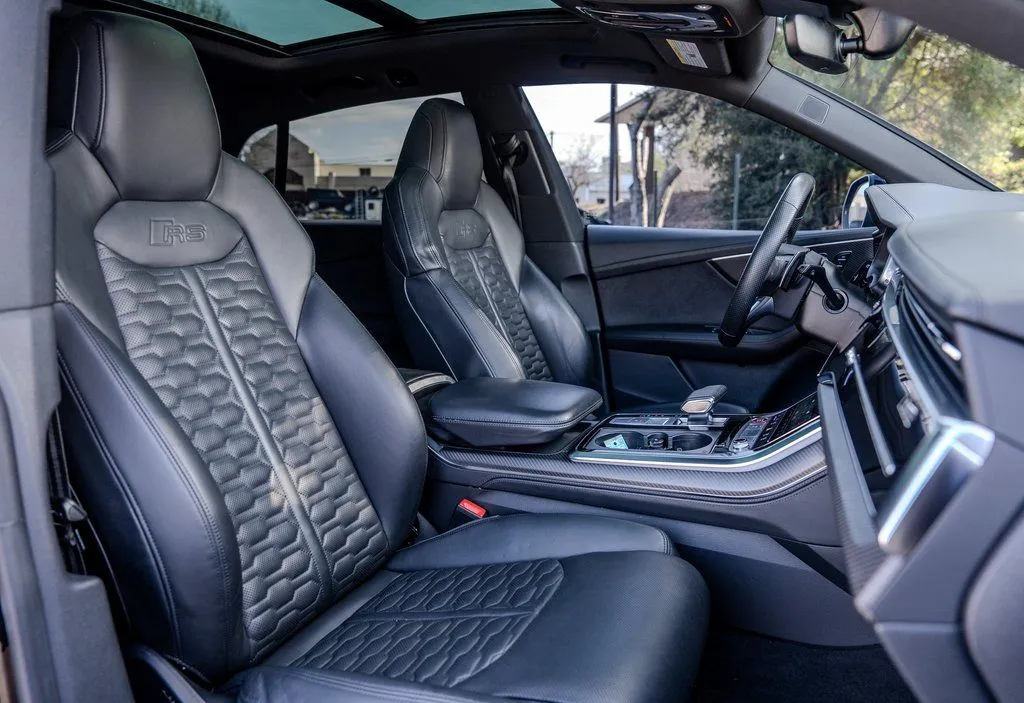 2023 Audi RS Q8 Base - Photo 22
