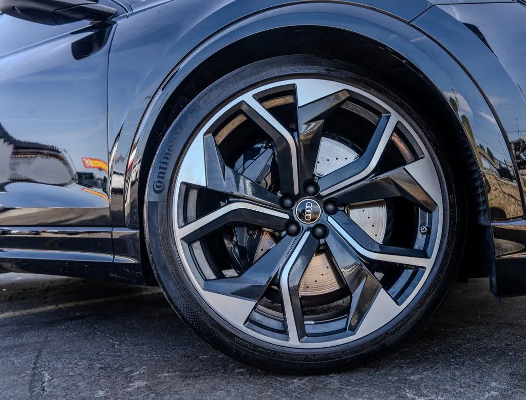 2023 Audi RS Q8 Base - Photo 31