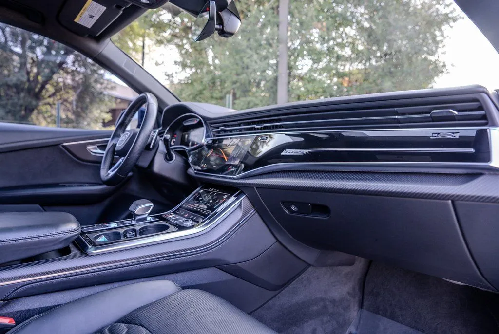 2023 Audi RS Q8 Base - Photo 23
