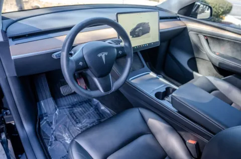 More photos of 2024 Tesla Model Y Long Range at Gravity Autos Atlanta, GA