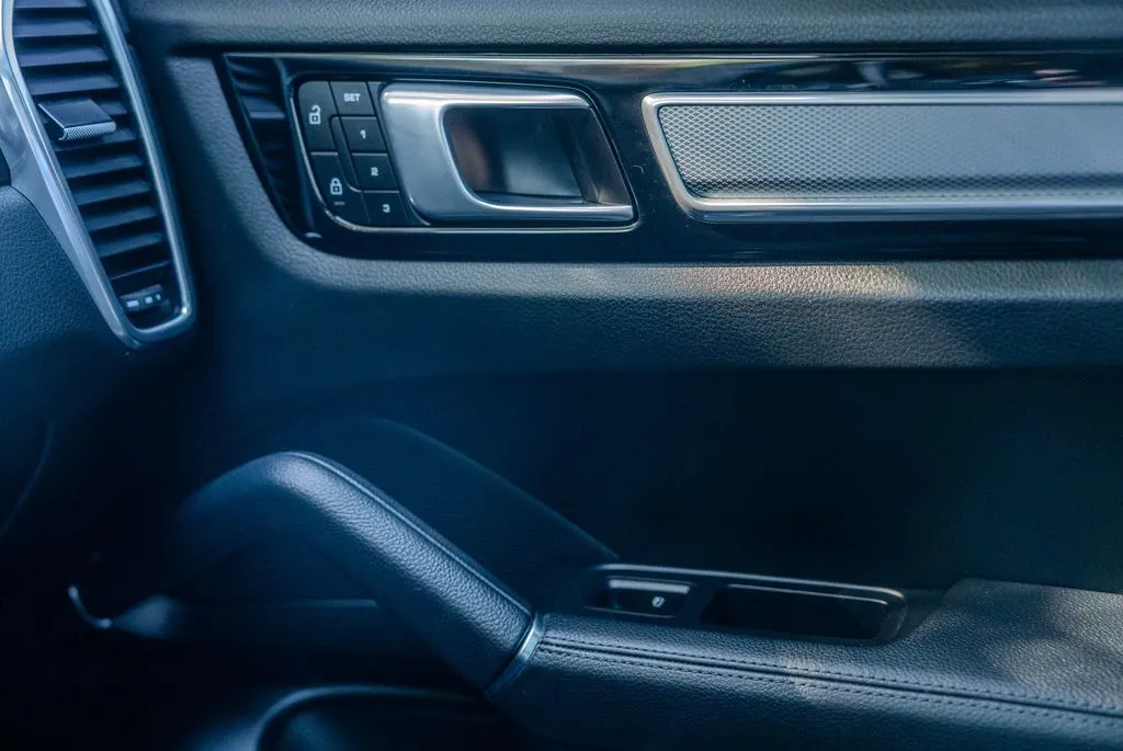 2022 Porsche Cayenne Platinum Edition - Photo 14