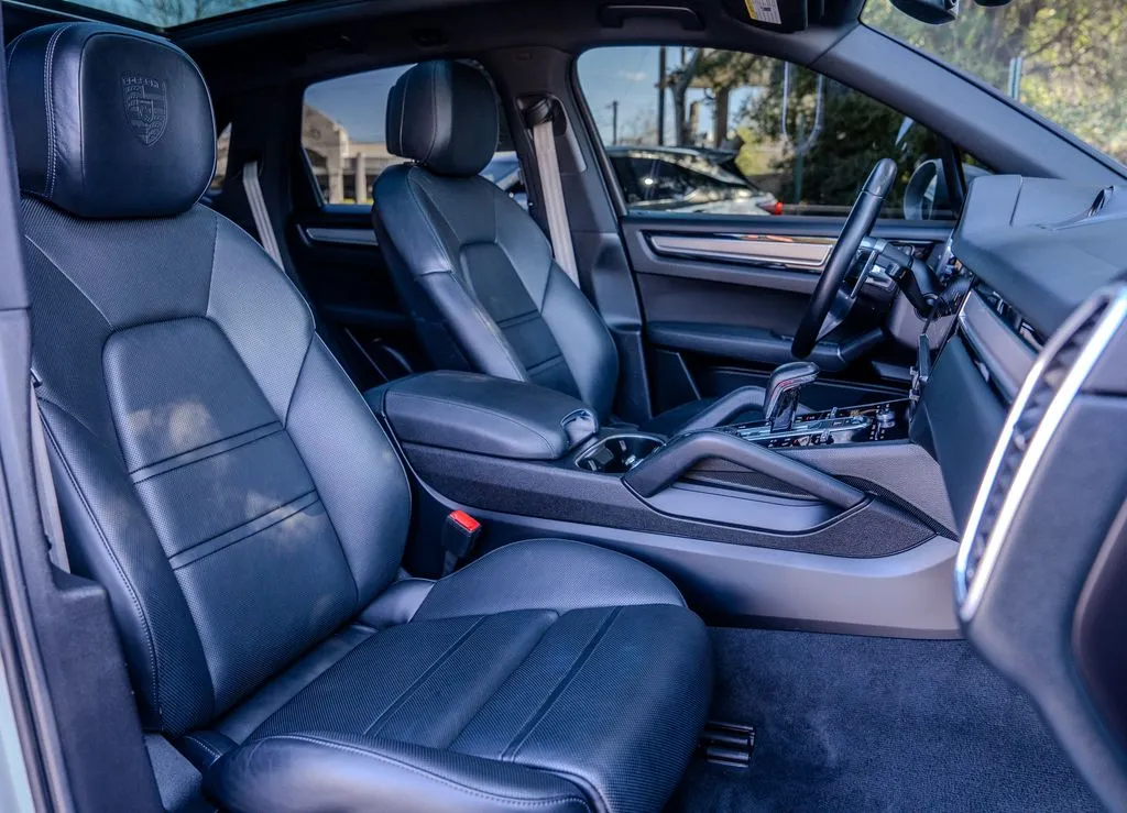 2022 Porsche Cayenne Platinum Edition - Photo 22