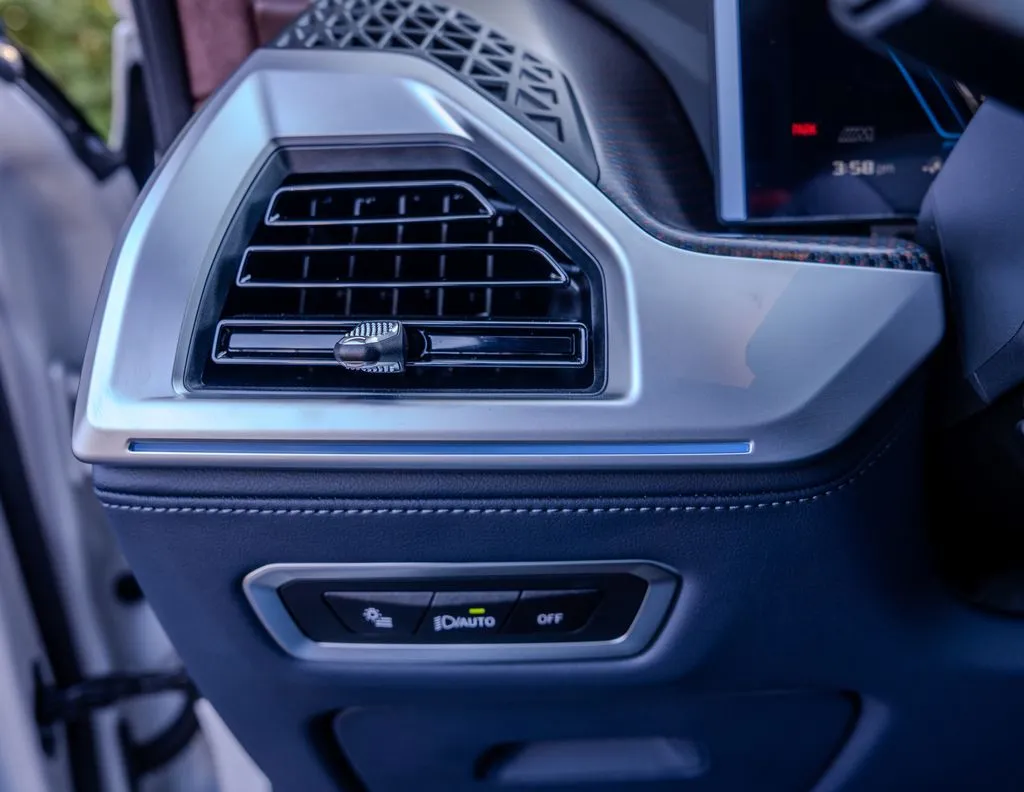 2026 BMW XM Base - Photo 8