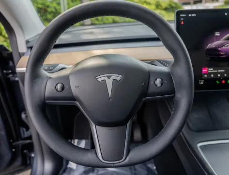 More photos of 2023 Tesla Model Y Long Range at Gravity Autos Atlanta, GA