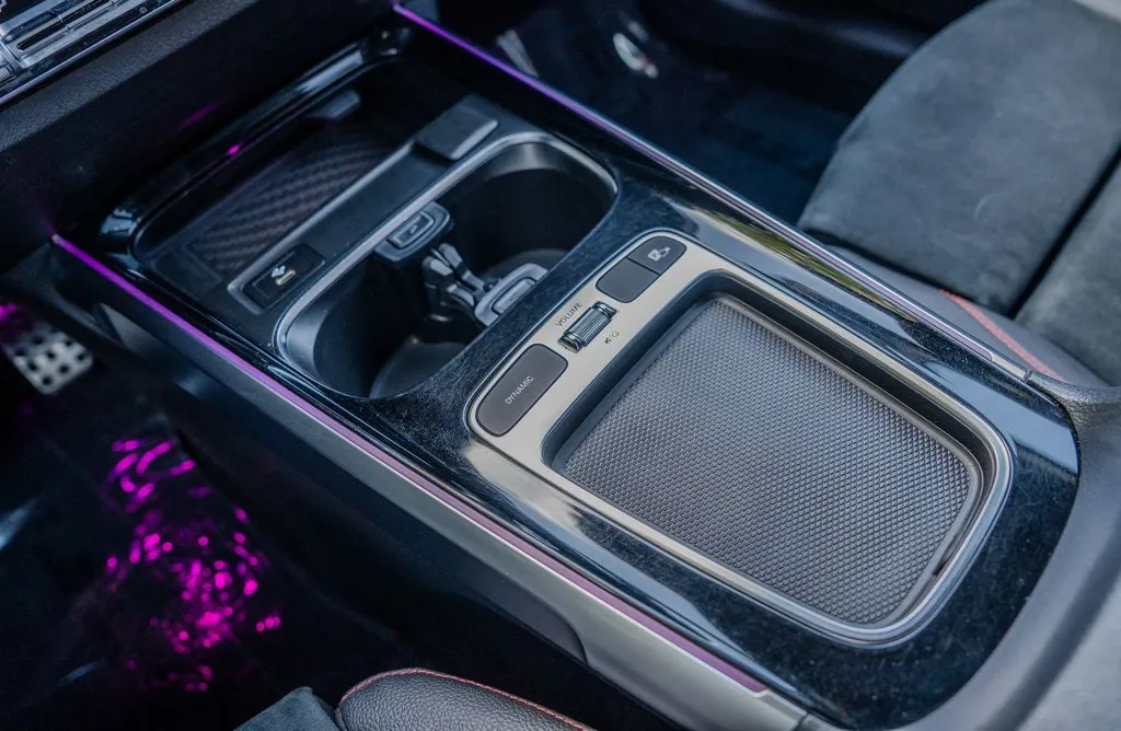 Mercedes-Benz GLB photo 13