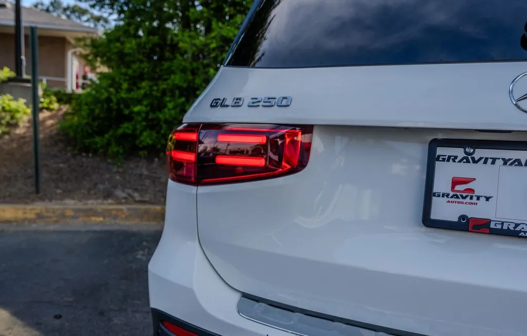 Mercedes-Benz GLB photo 27