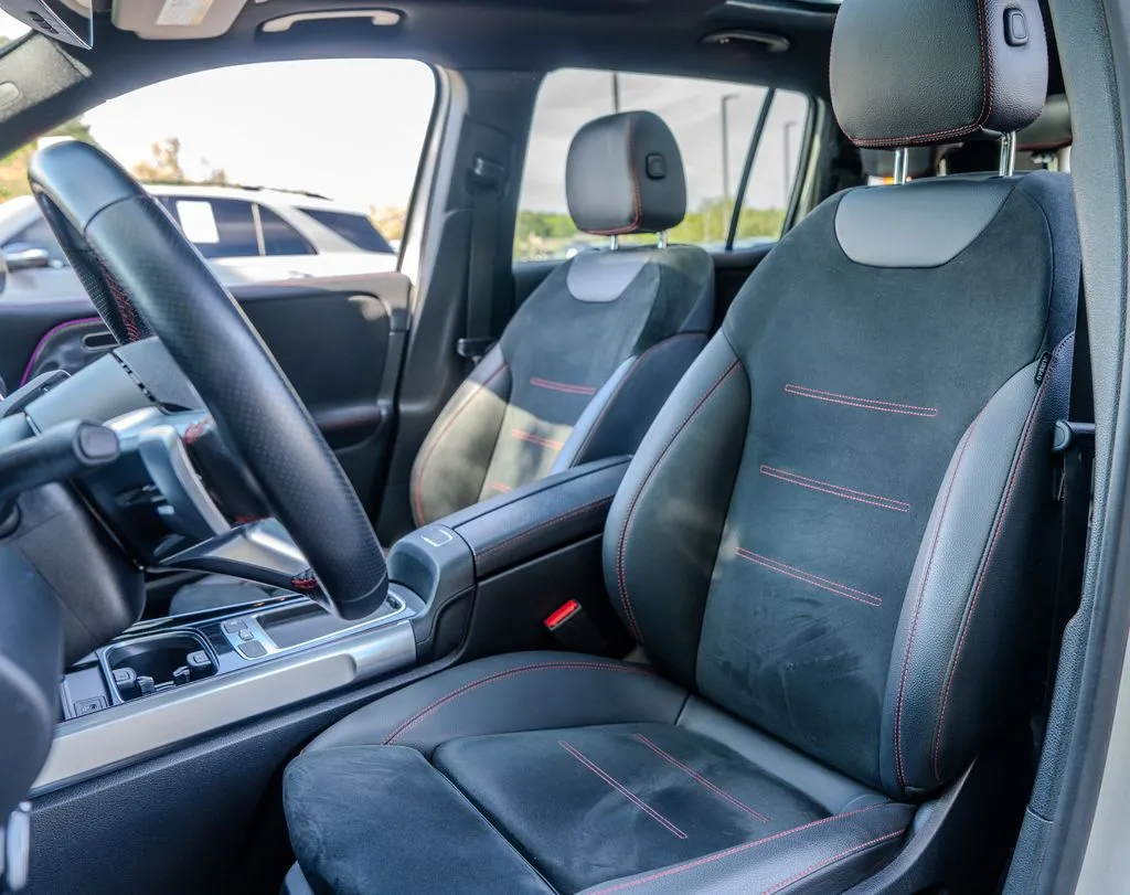 Mercedes-Benz GLB photo 19
