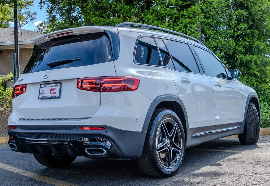 Mercedes-Benz GLB photo 29
