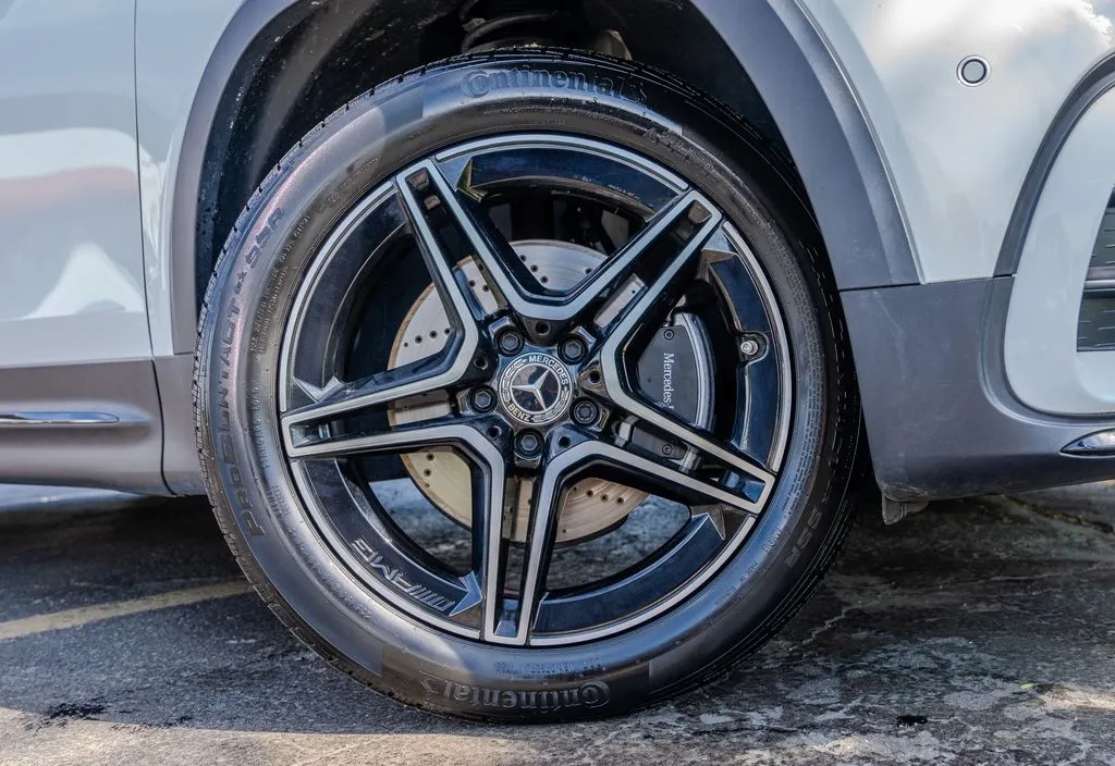 Mercedes-Benz GLB photo 31