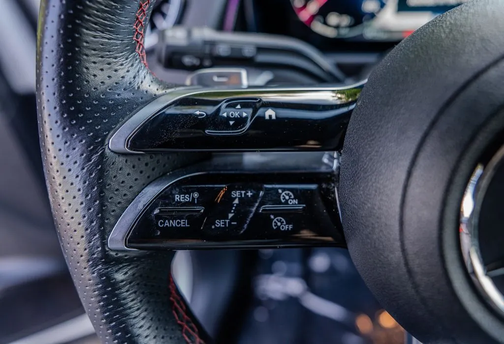 Mercedes-Benz GLB photo 6