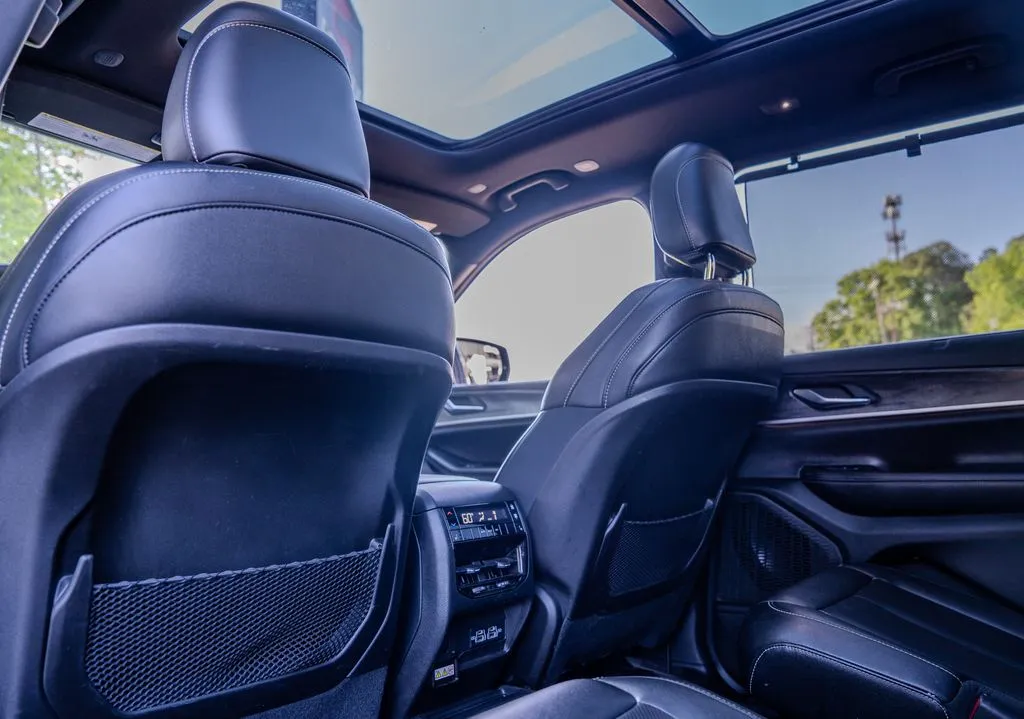 Jeep Grand Cherokee L photo 21