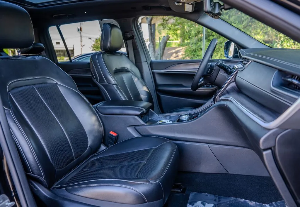Jeep Grand Cherokee L photo 23