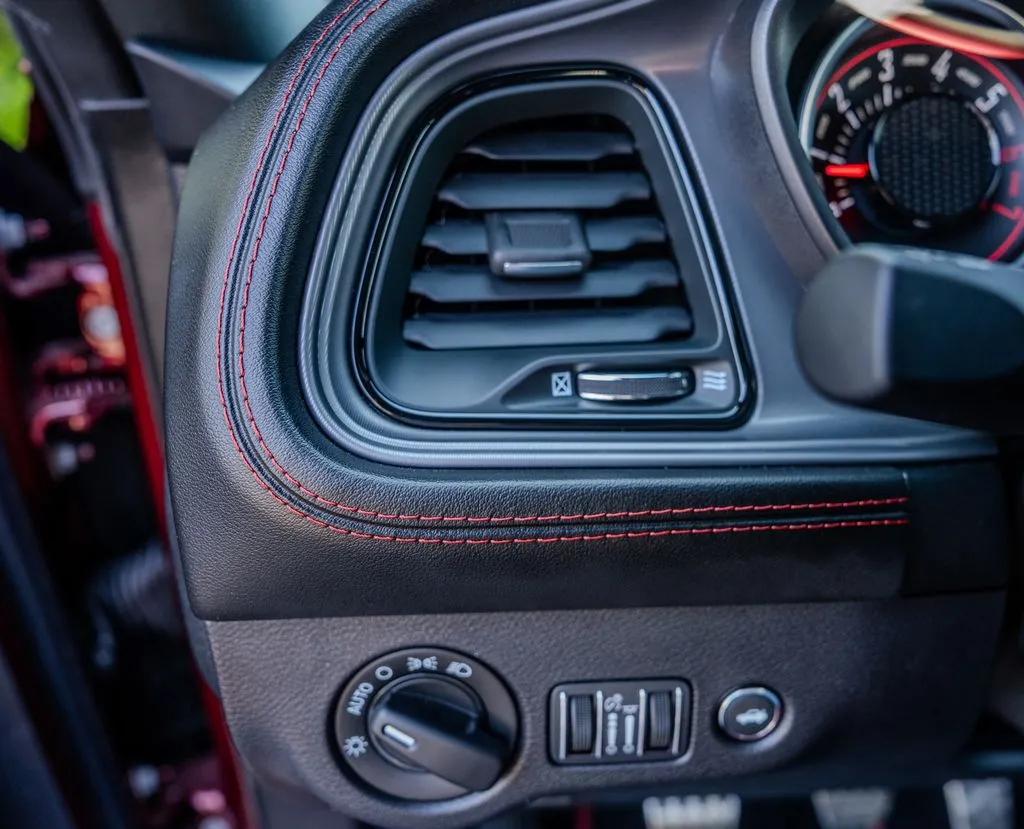2023 Dodge Challenger R/T - Photo 8