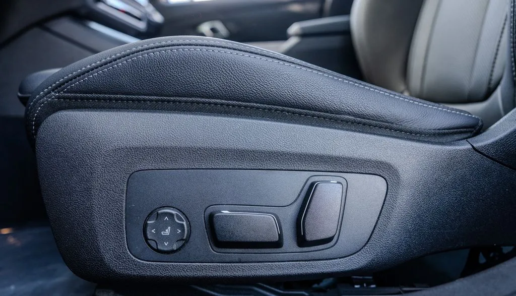 BMW 3 Series photo 15