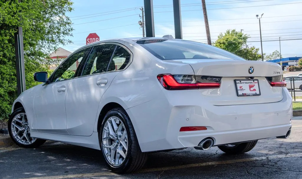 BMW 3 Series photo 22