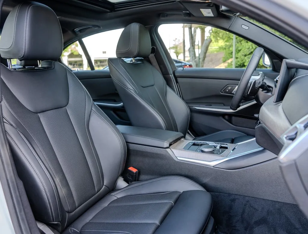 BMW 3 Series photo 20