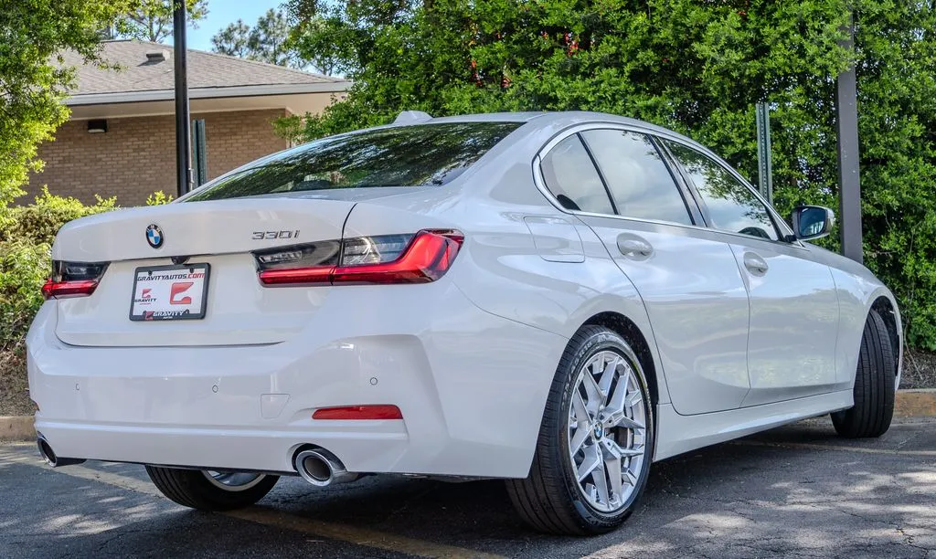 BMW 3 Series photo 27