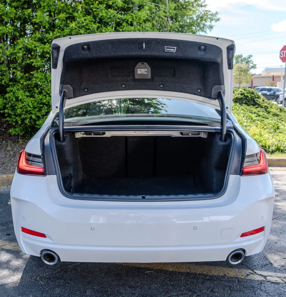 BMW 3 Series photo 24