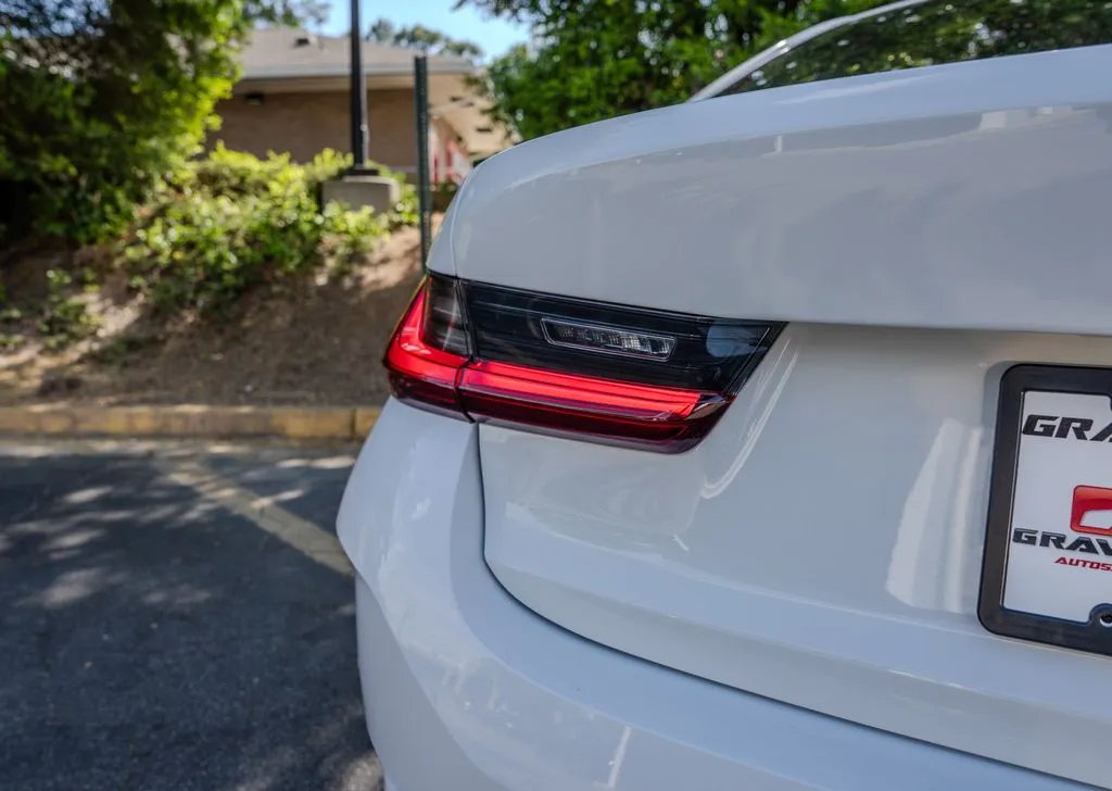 BMW 3 Series photo 25