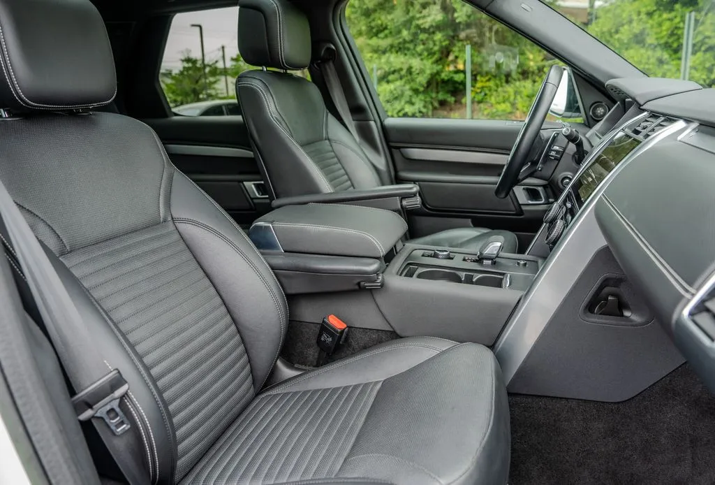 2023 Land Rover Discovery S R Dynamic - Photo 23