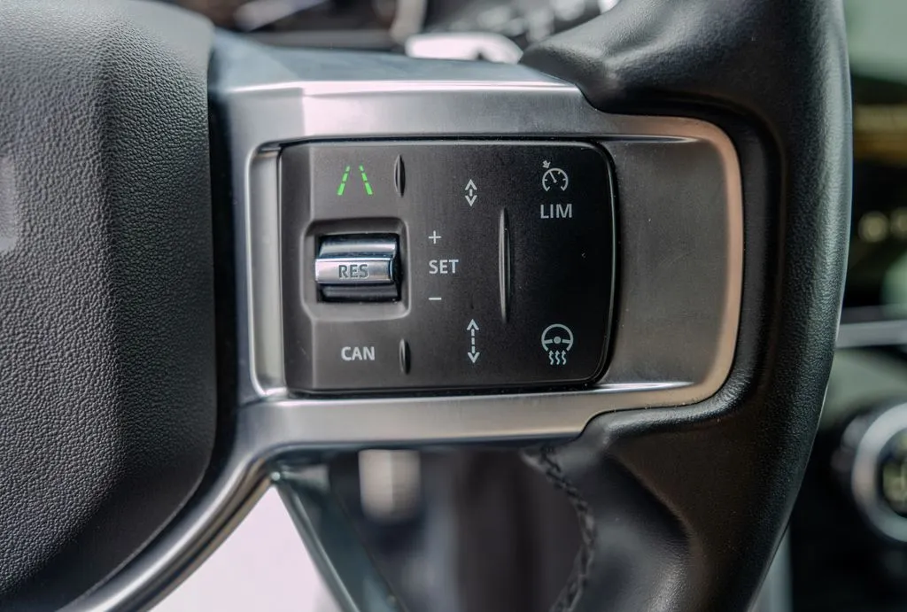 2023 Land Rover Discovery S R Dynamic - Photo 7