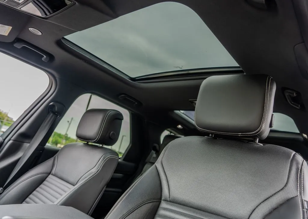 2023 Land Rover Discovery S R Dynamic - Photo 18