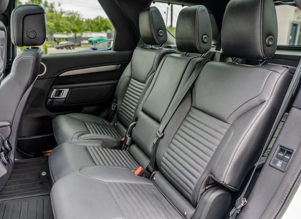 2023 Land Rover Discovery S R Dynamic - Photo 20