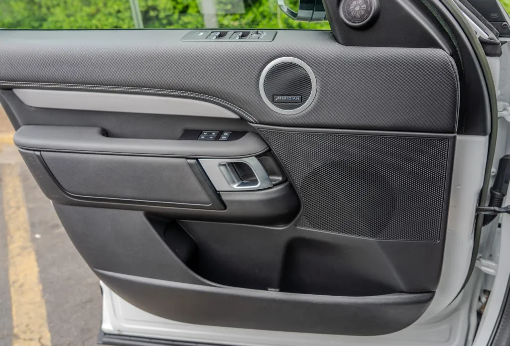 2023 Land Rover Discovery S R Dynamic - Photo 15