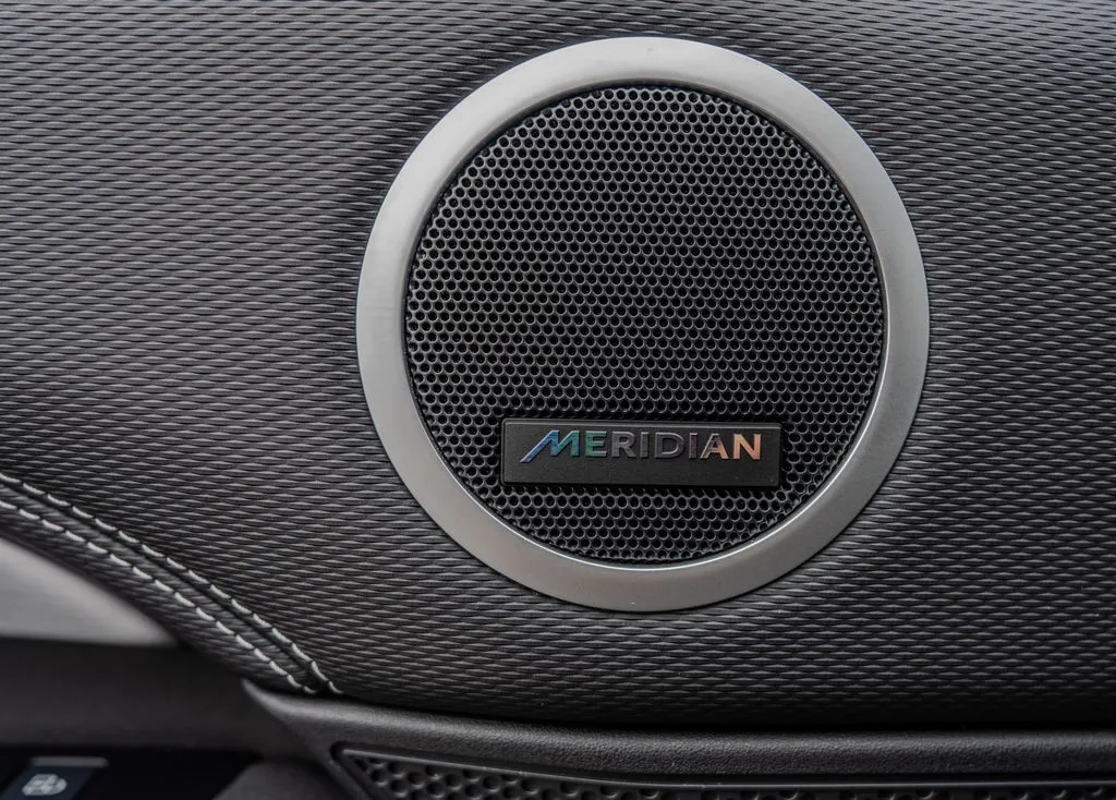 2023 Land Rover Discovery S R Dynamic - Photo 16