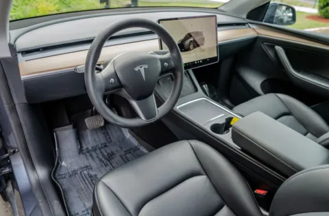 More photos of 2023 Tesla Model Y Long Range at Gravity Autos Atlanta, GA