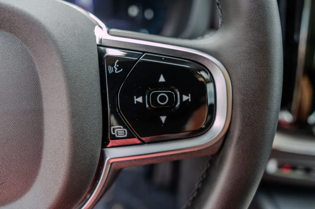 Volvo XC60 photo 7