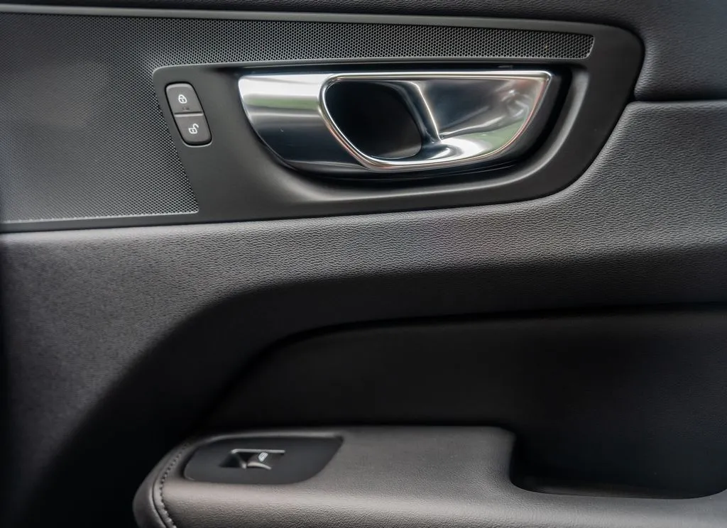 Volvo XC60 photo 14