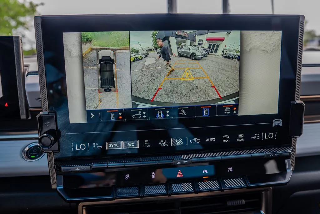 GMC Hummer EV SUV photo 11