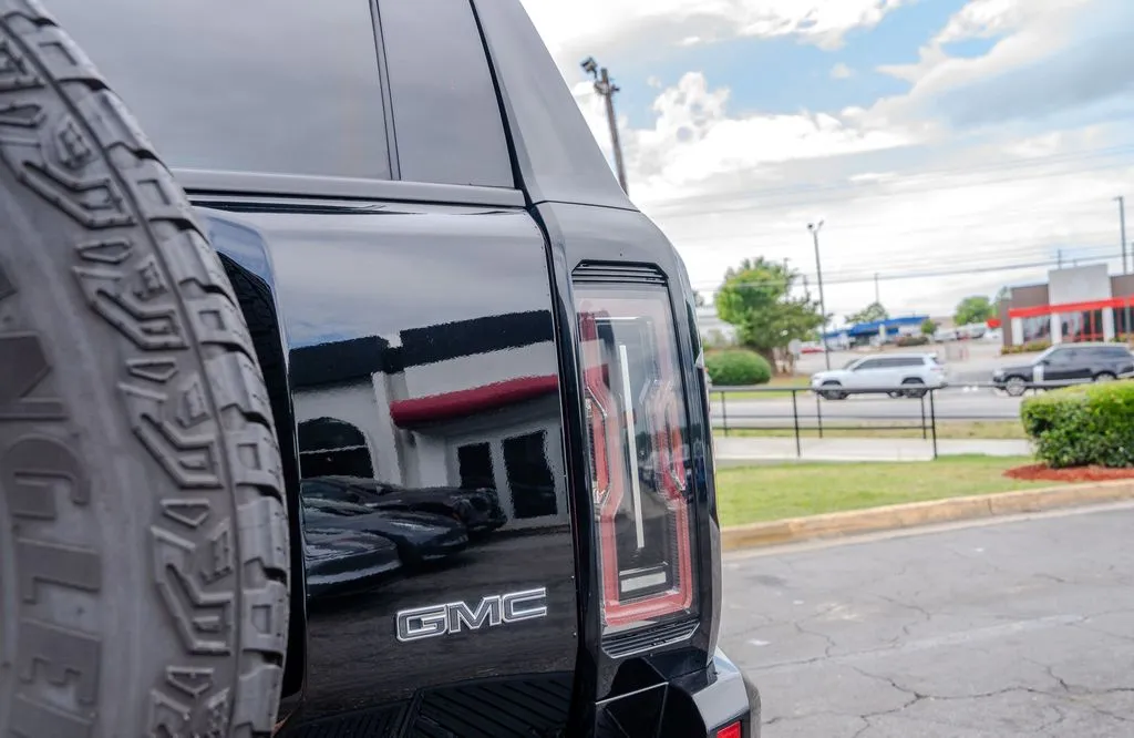 GMC Hummer EV SUV photo 28