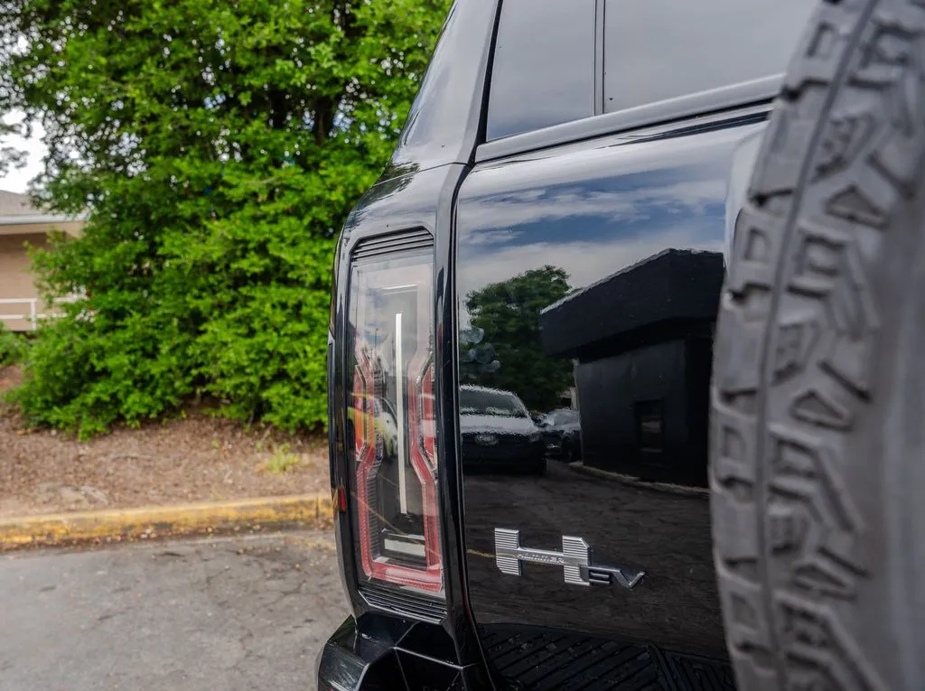 GMC Hummer EV SUV photo 27