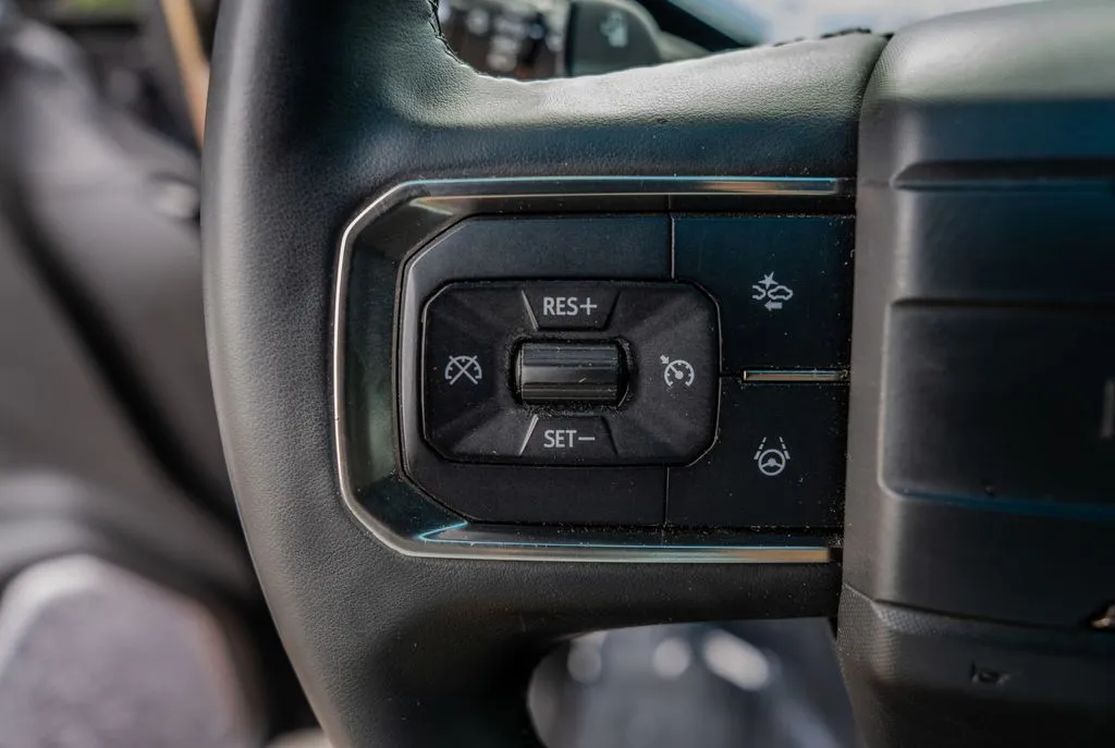 GMC Hummer EV SUV photo 6