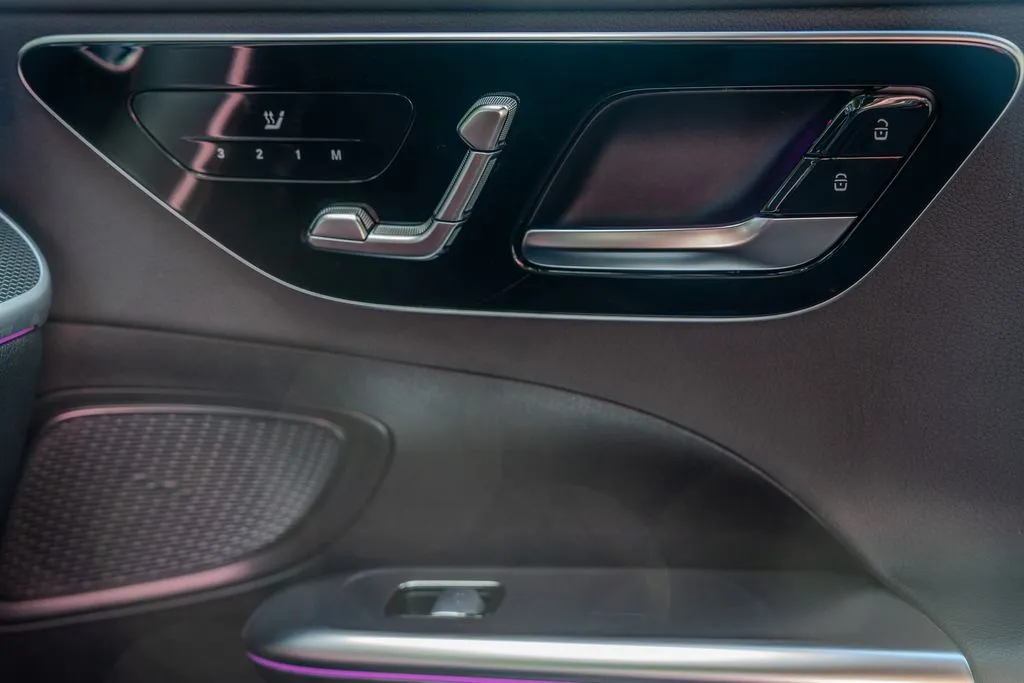 Mercedes-Benz C-Class photo 15