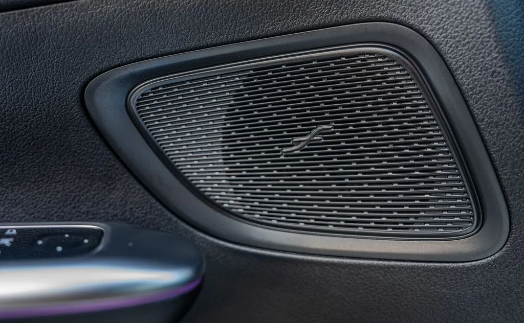 Mercedes-Benz C-Class photo 17