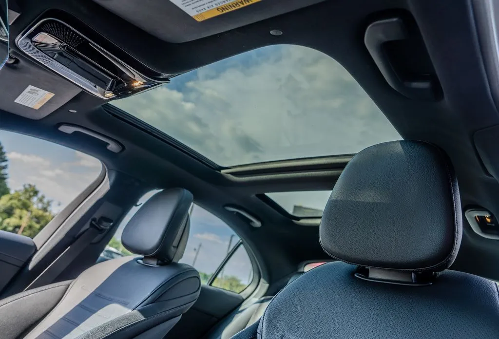 Mercedes-Benz C-Class photo 18