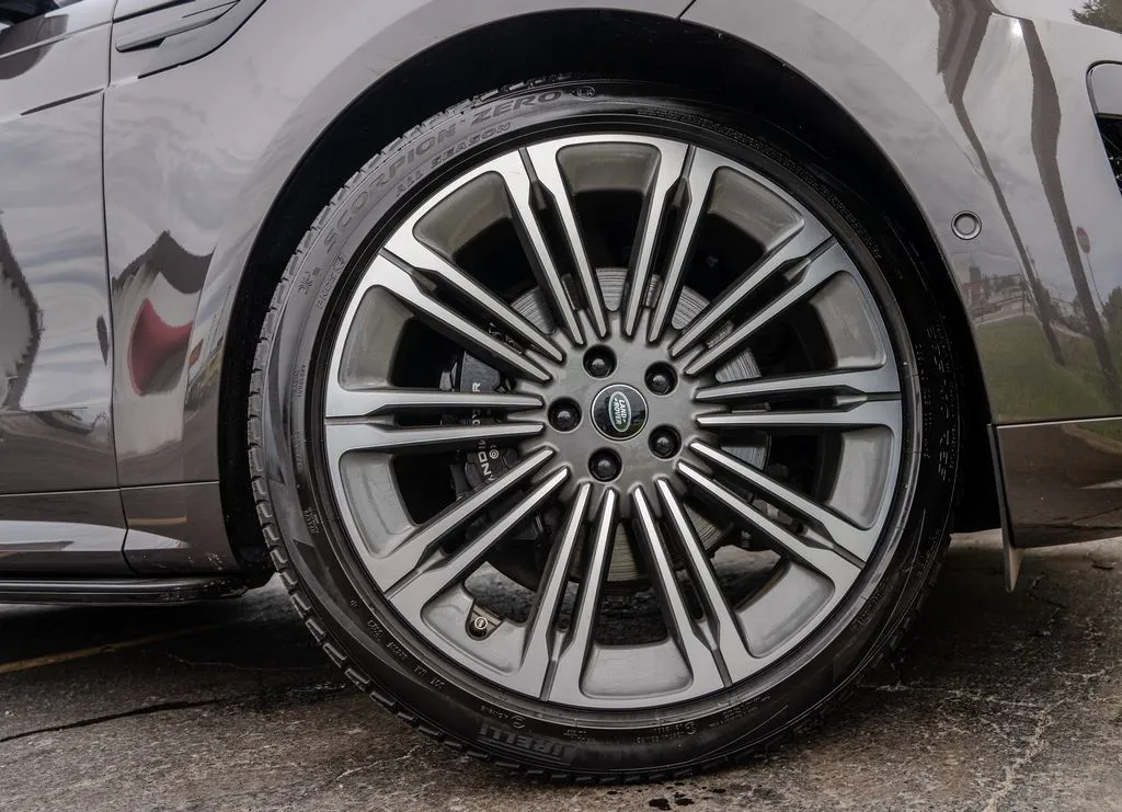 Land Rover Range Rover Sport photo 11