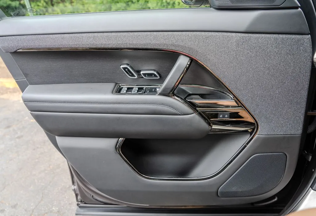 Land Rover Range Rover Sport photo 23