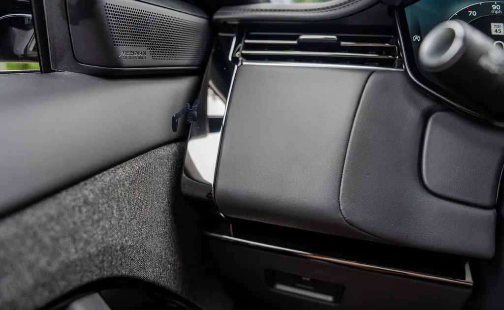 Land Rover Range Rover Sport photo 16