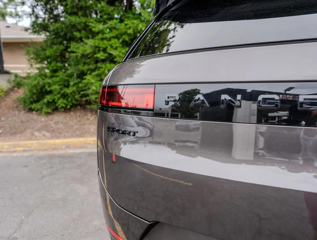 Land Rover Range Rover Sport photo 7