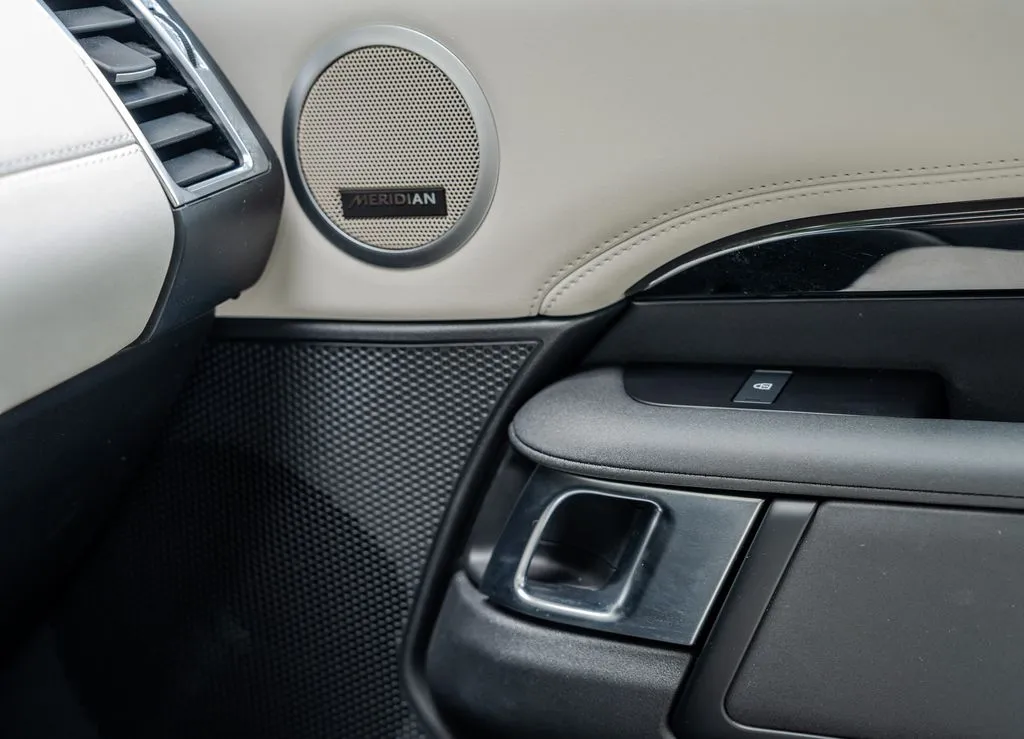 Land Rover Discovery photo 14