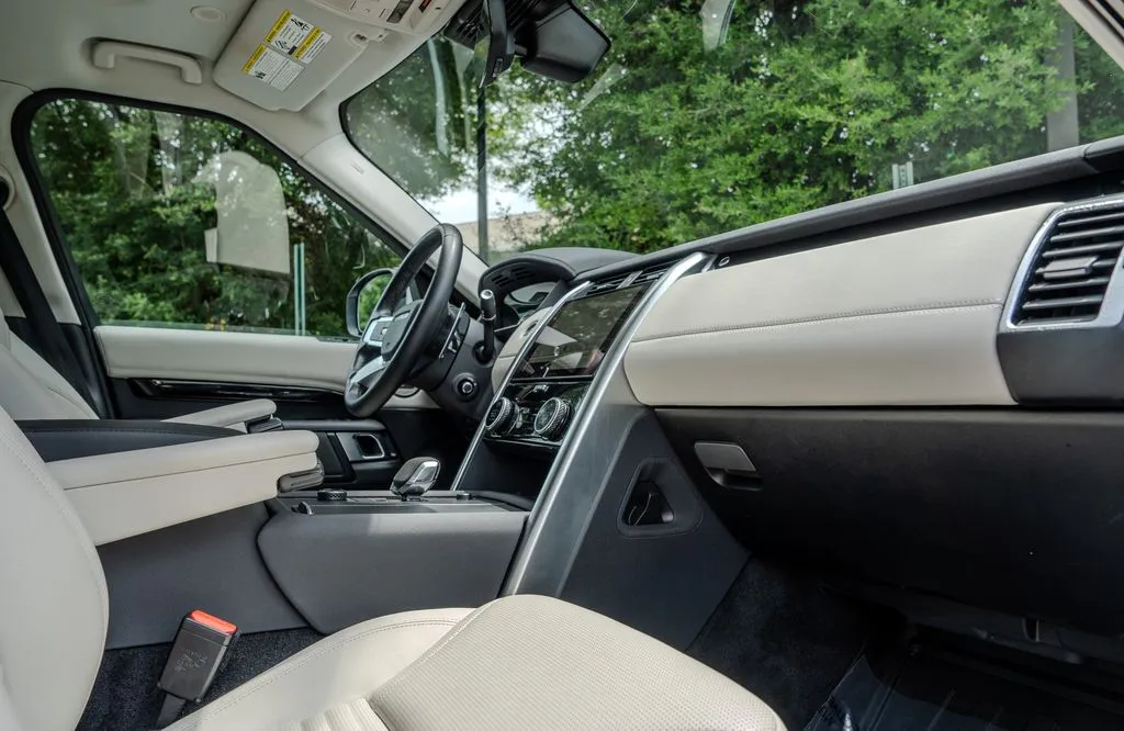 Land Rover Discovery photo 24