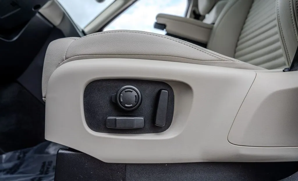 Land Rover Discovery photo 17