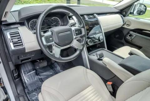More photos of 2023 Land Rover Discovery S at Gravity Autos Atlanta, GA